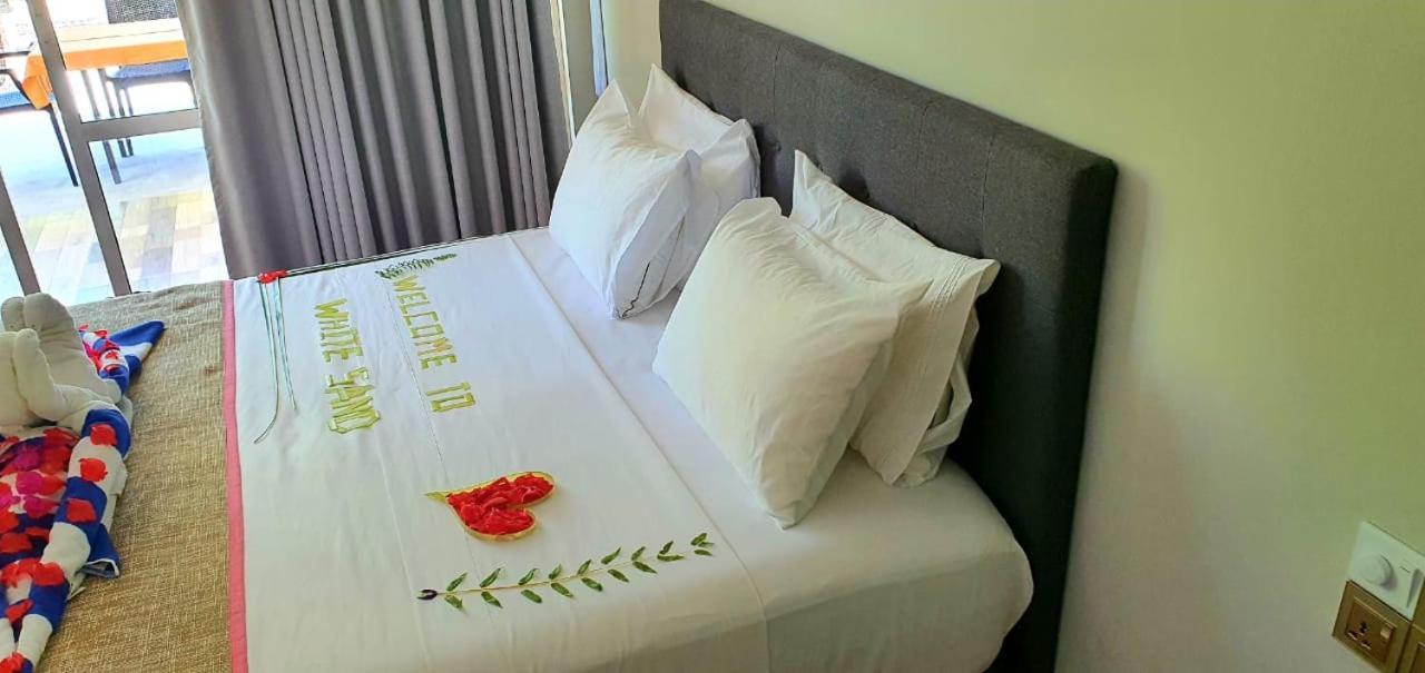 Himandhoo Travel & Stays ภายนอก รูปภาพ